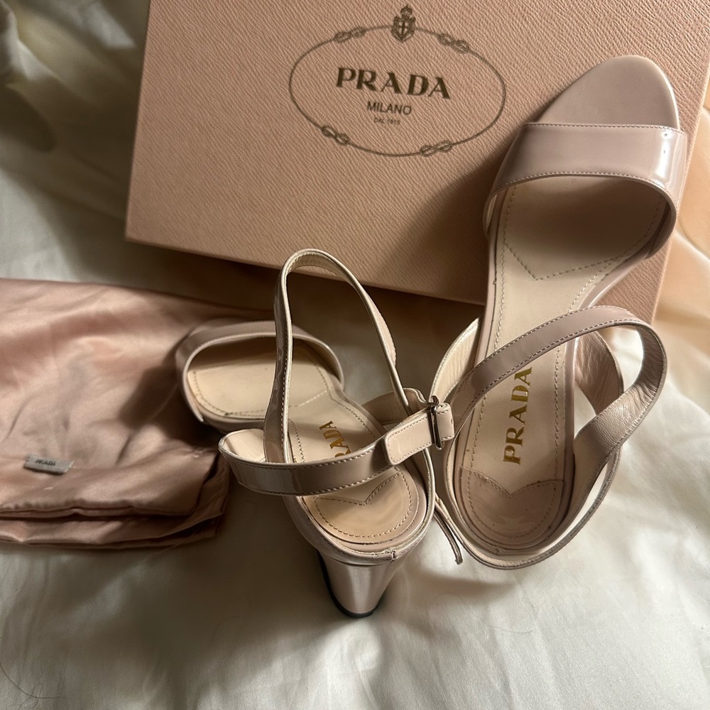 Prada vintage patent wedges 37.5 - Picture 3 of 8